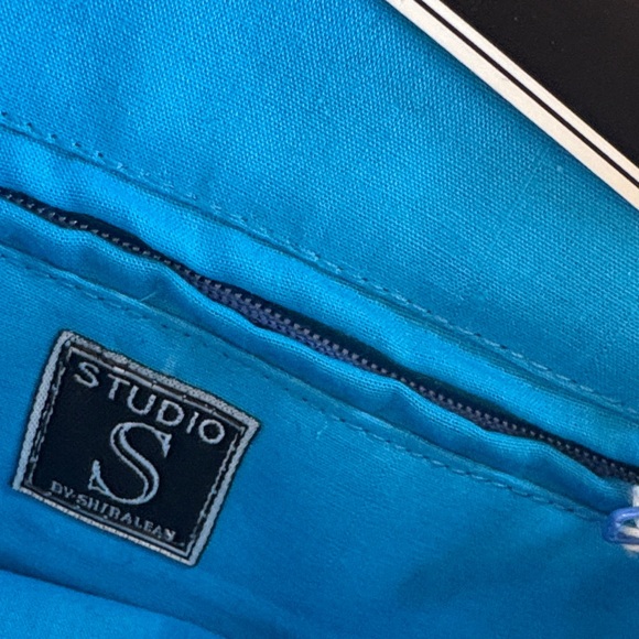 NWT Shiraleah Grey Wool Felt Clutch-Green & Blue Floral Applique,  Blue Lining - Picture 7 of 10